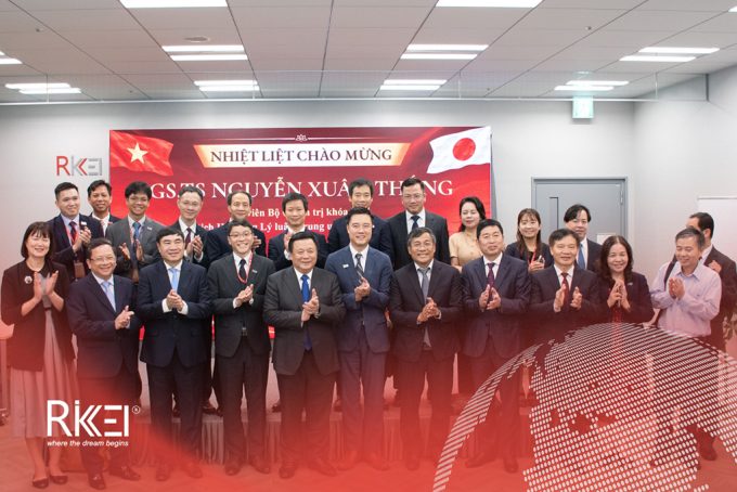 02 Vietnam Delegation Rikkei Group Photo